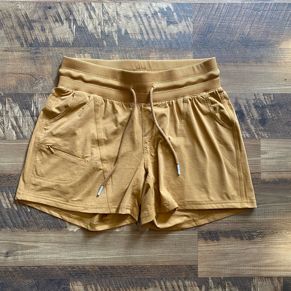 Zyia Canyon Shorts